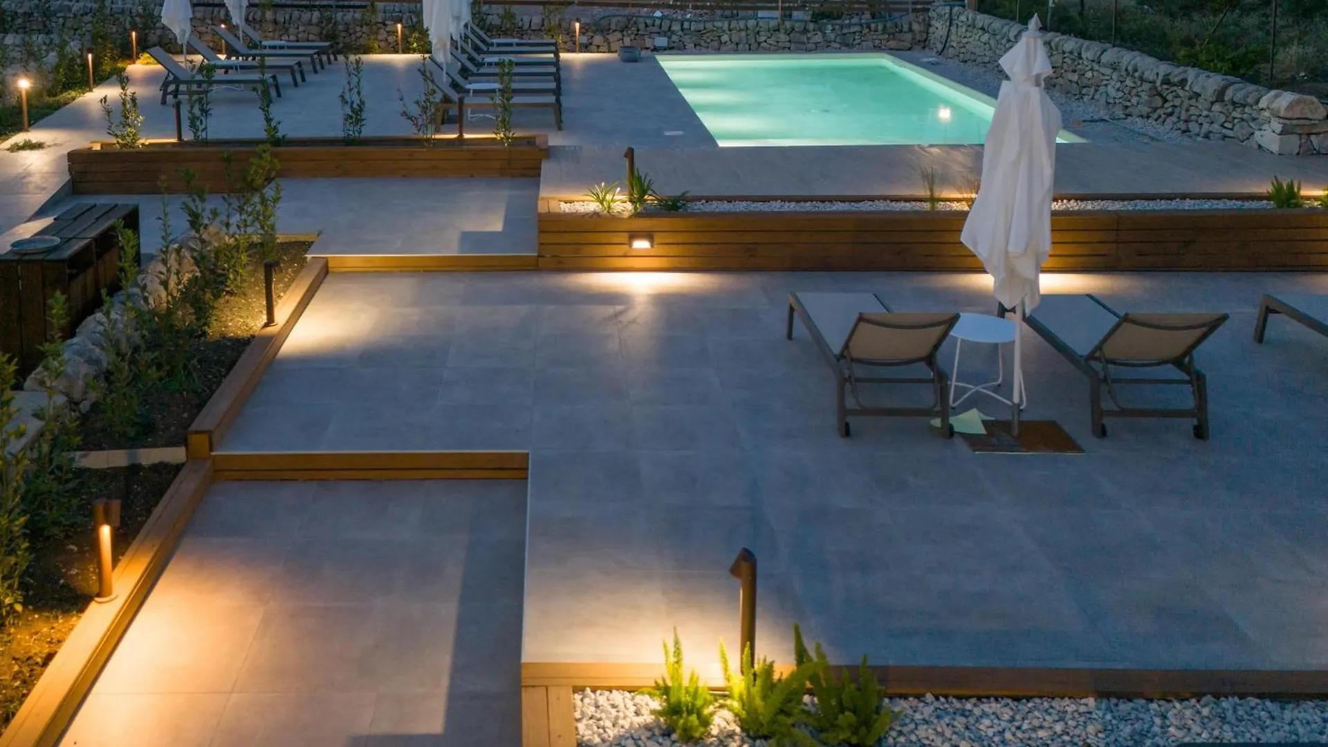 בית הארחה רגוזה 	Borgo 65 - Country Relais 0*,  איטליה