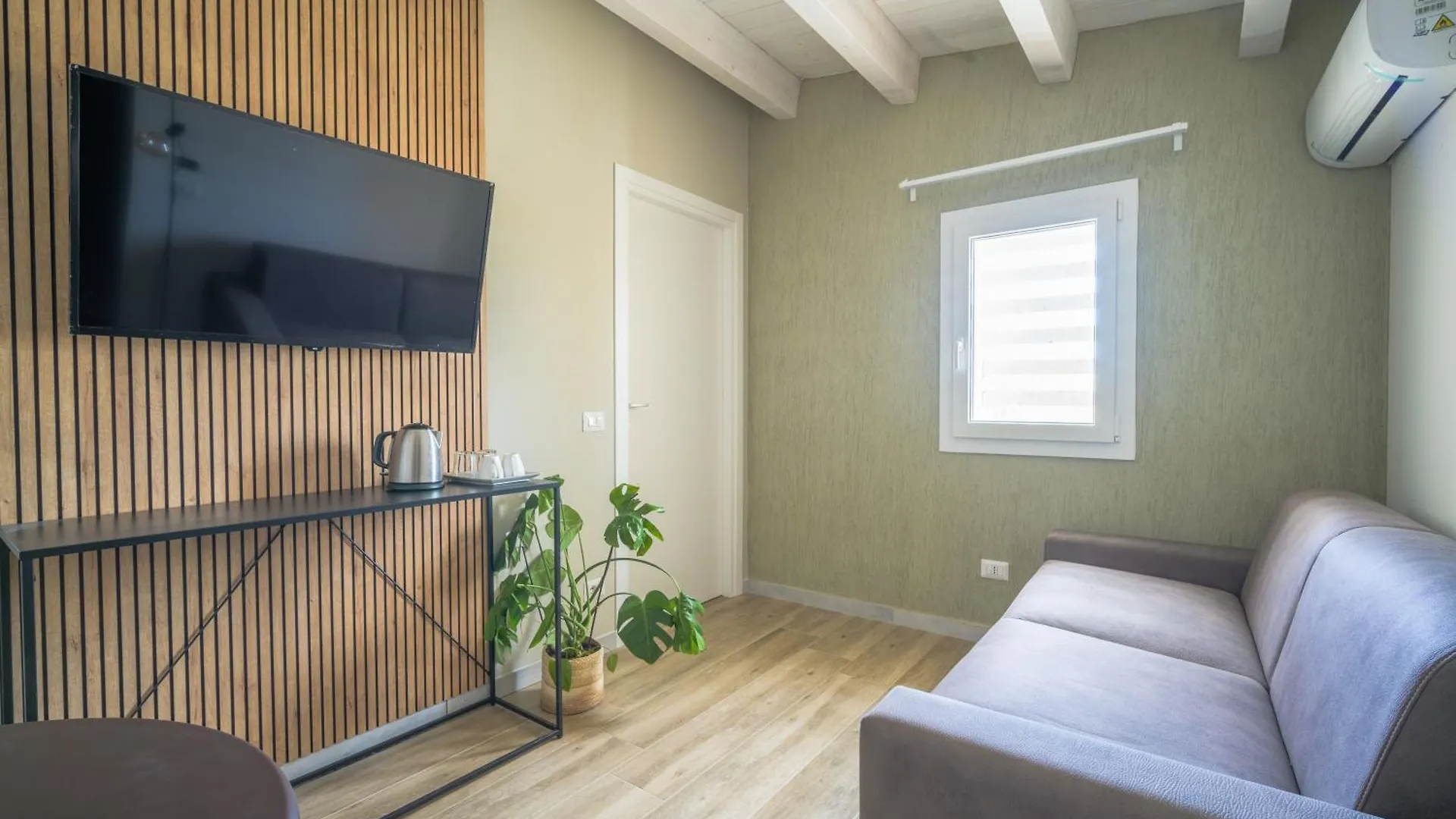 בית הארחה רגוזה 	Borgo 65 - Country Relais 0*,  איטליה